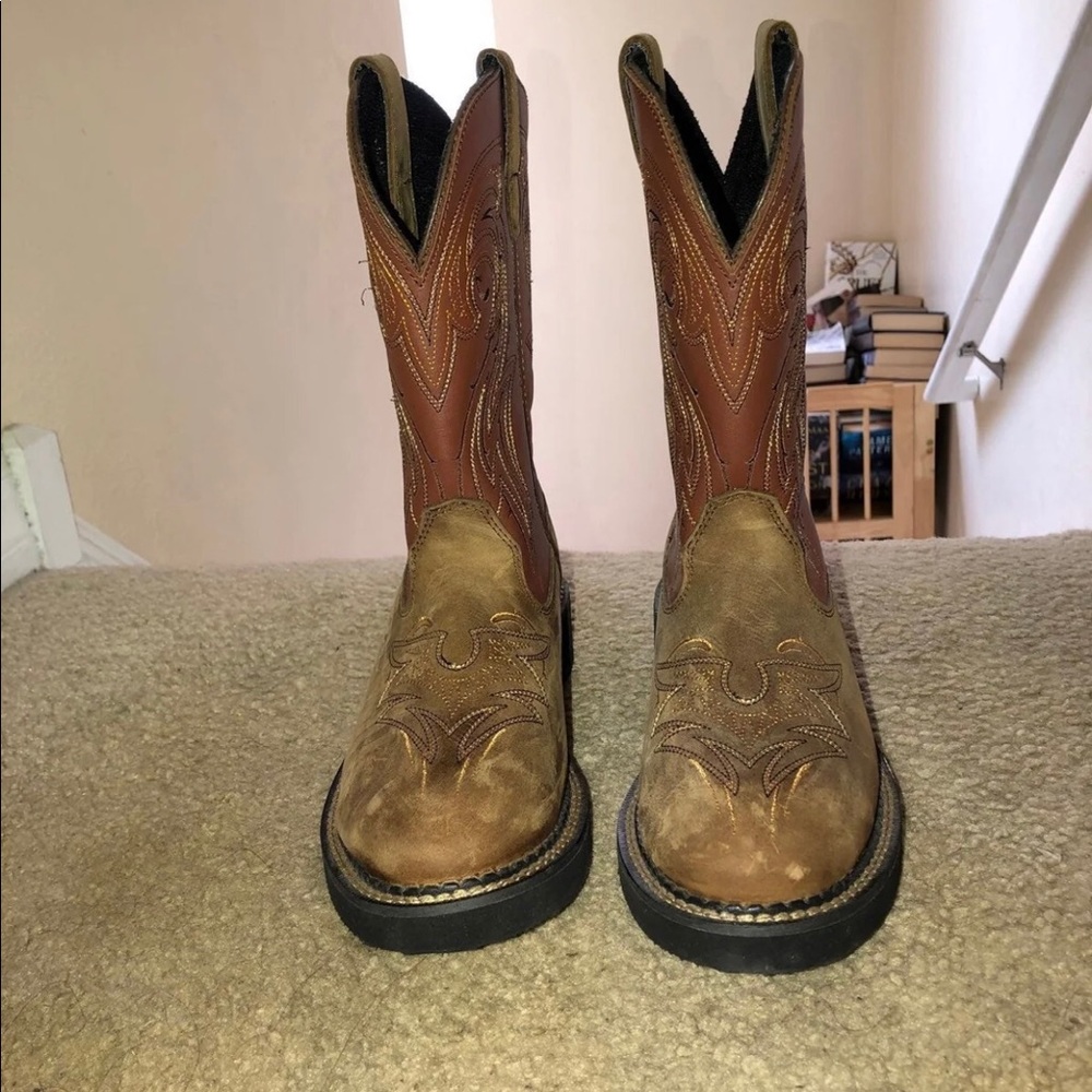 Ariat cowgirl boots